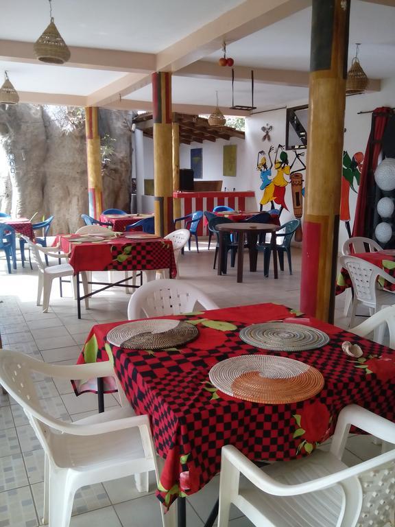 Babao Hotel Мбур Екстериор снимка